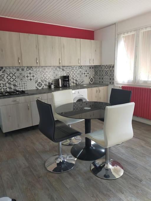 Guern ,Maison A La Campagne Экстерьер фото